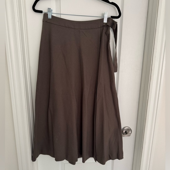 RW&Co High Waisted Twill Midi Skirt in size 6 - Picture 2 of 4